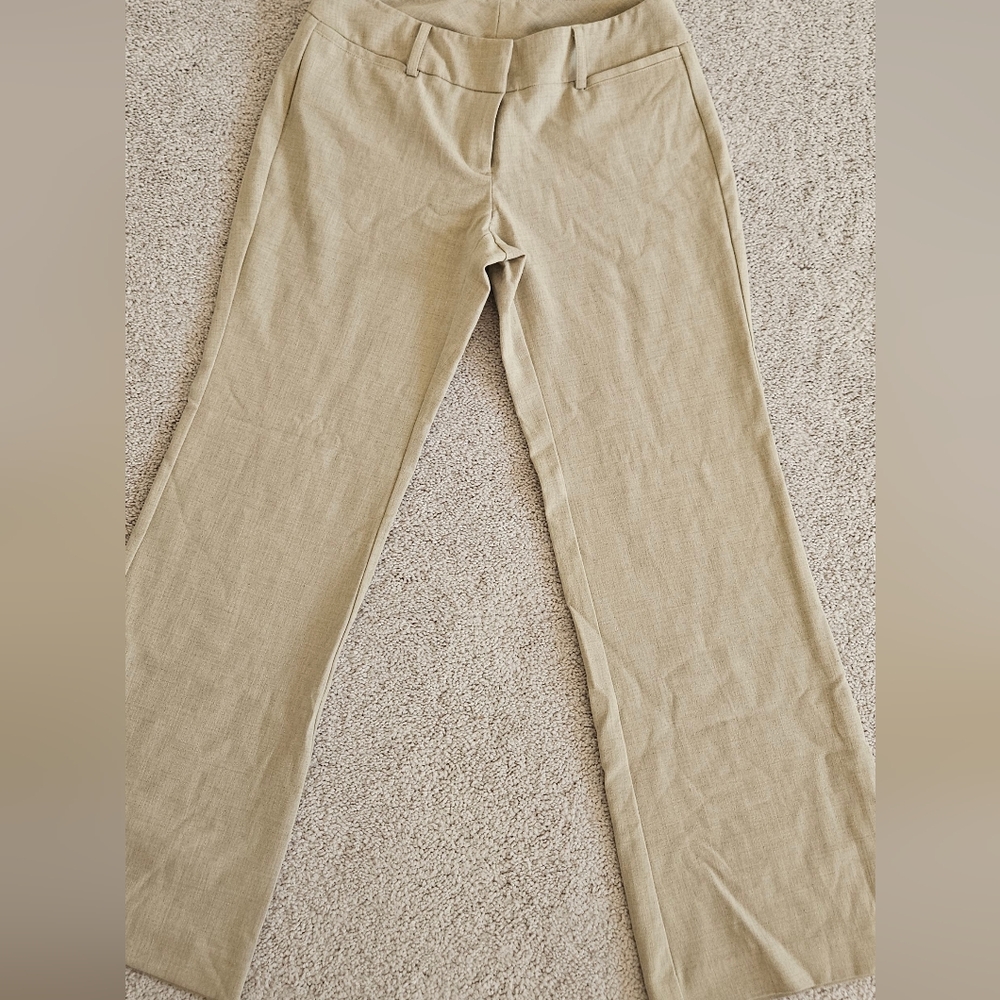 🟤Tan/Beige New York & Company Slacks. Size 2 Petite